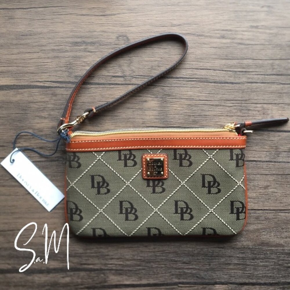 NWT Dooney & Bourke Large Slim Mini Bag / Wristlet